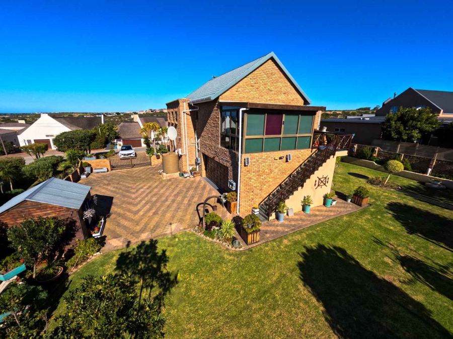 5 Bedroom Property for Sale in Stilbaai Wes Western Cape